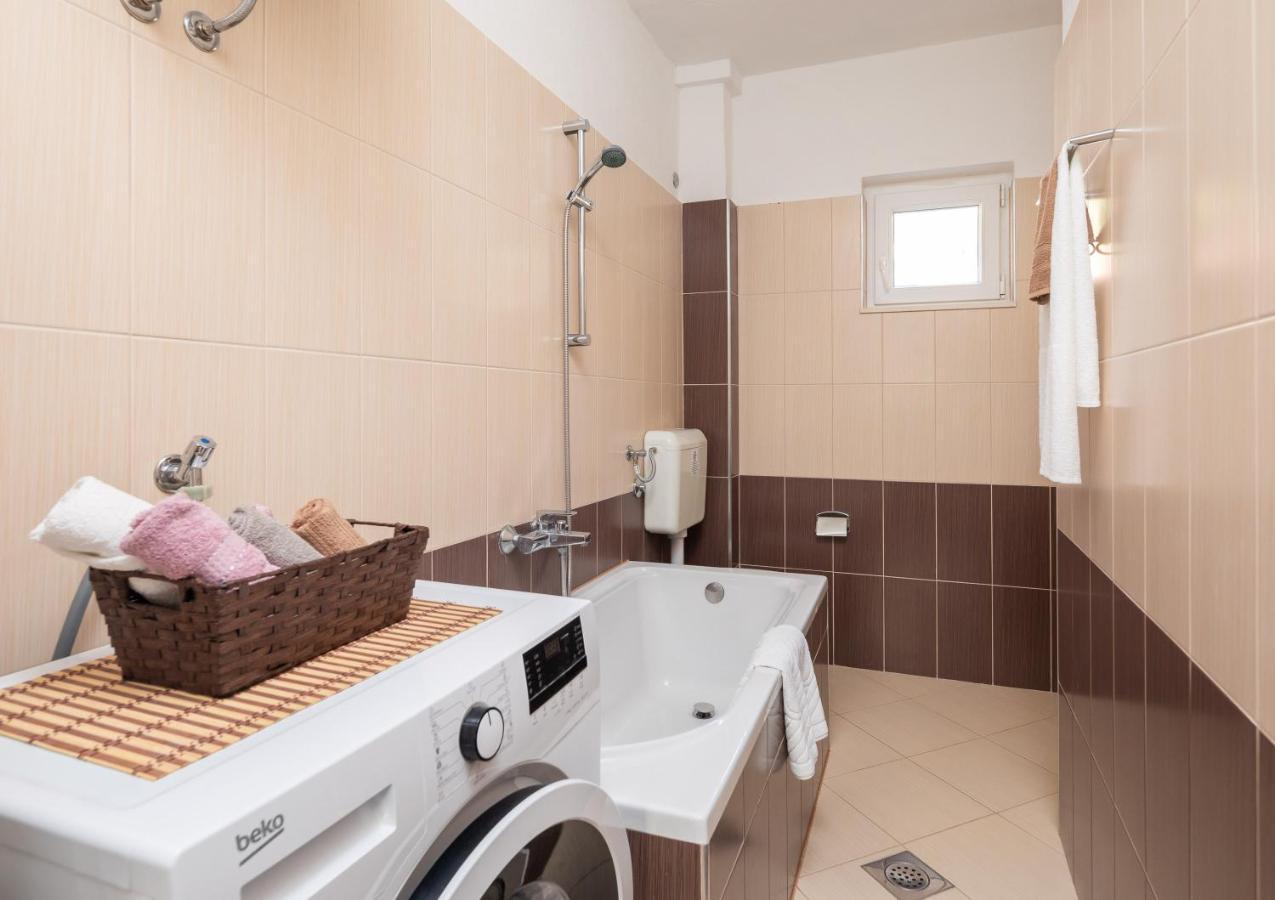Apartment Beba Дугі-Рат Екстер'єр фото