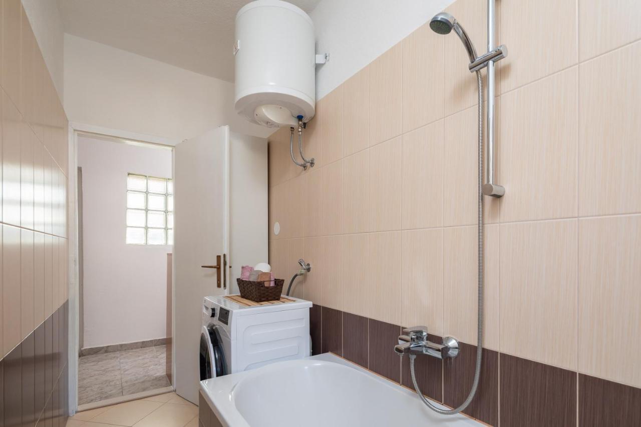Apartment Beba Дугі-Рат Екстер'єр фото